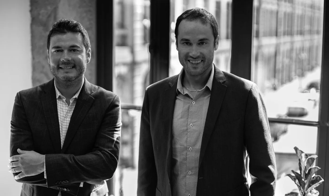 Les fondateurs de Gamache Média au bureau